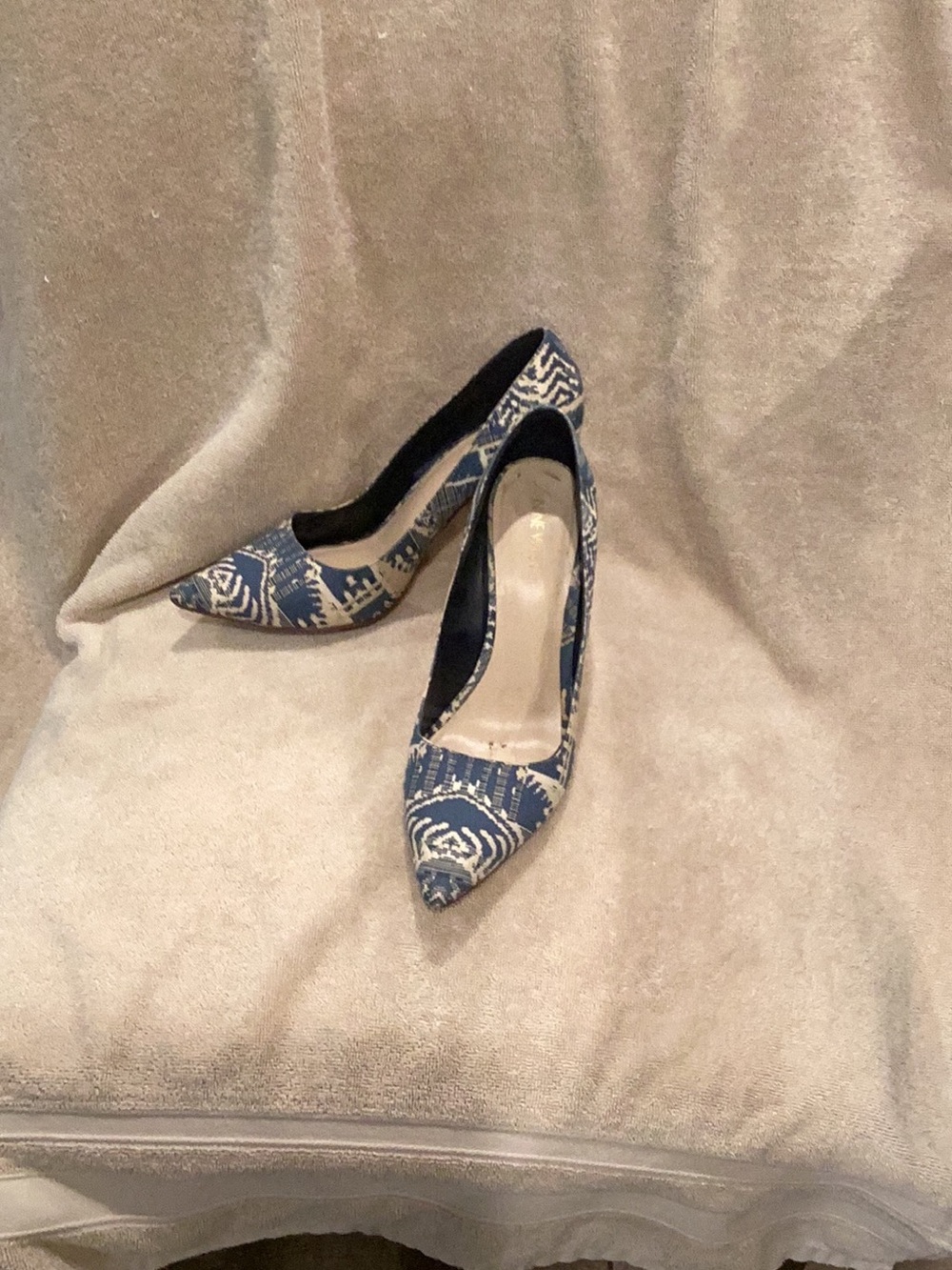 Nine West Blue and White Patterned Pointed-Toe Pumps